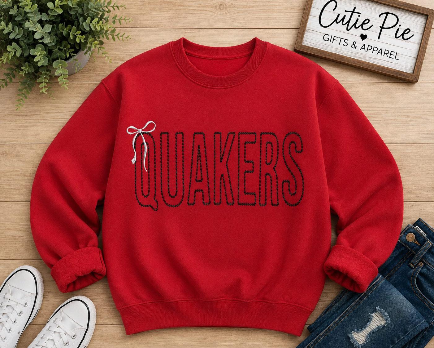 EMBROIDERED QUAKERS WITH BOW